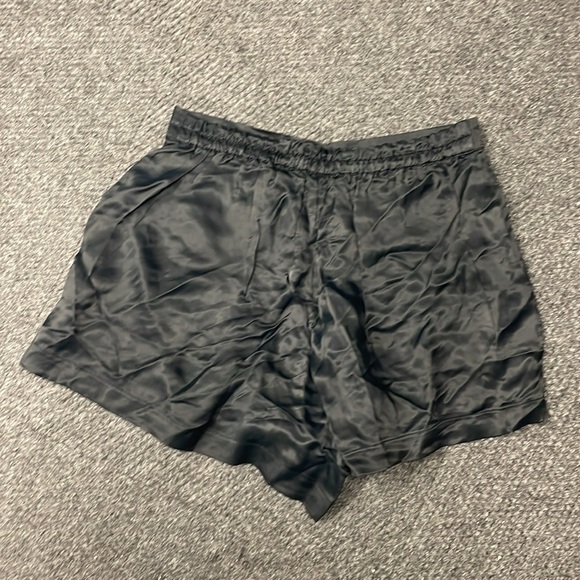 Athleta Calm Cool Sleep Shorts Womens Size Small Black Shorts Pajamas PJs NWOT - Picture 3 of 3